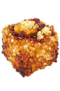 Шкатулка инкрустированная янтарем с розой