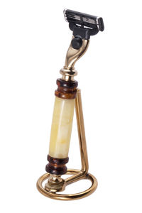 Бритвенный станок на подставке