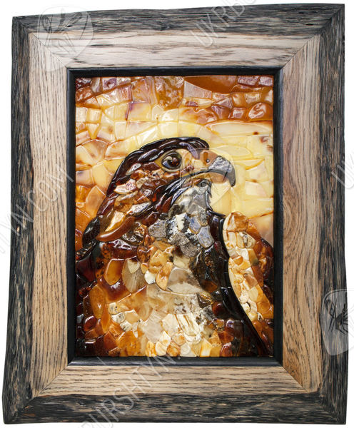 Картина з каменів бурштину «Сокіл»